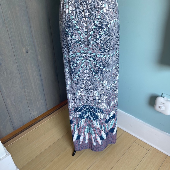 XXSOLDXX BCBG TWIST SUMMER DRESS - Picture 3 of 9